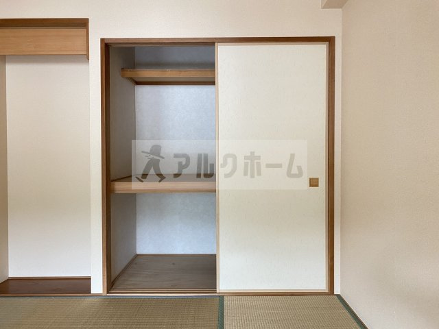 イングランドアヴェニューの収納|イングランドアヴェニュー（柏原市平野・法善寺駅）　押入れ