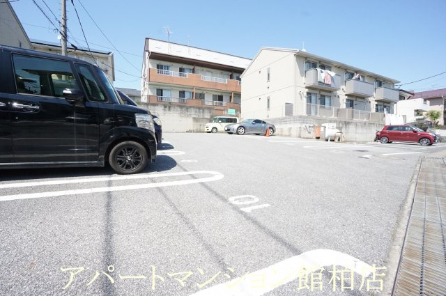 エレーナ・カトレア　カトレアの駐車場