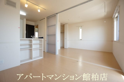 【居間・リビング】 | エレーナ・カトレア　カトレア