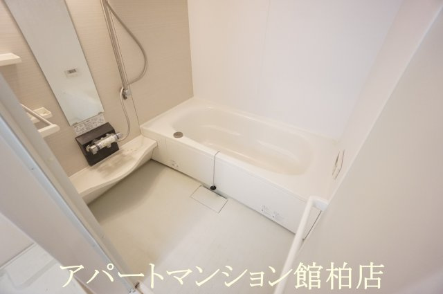 エレーナ・カトレア　カトレアの浴室