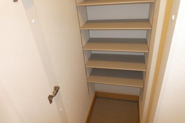 アルエットの内装|シューズクローゼット
