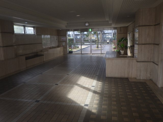 中古マンション  サーパスタウン大町II番館のエントランス