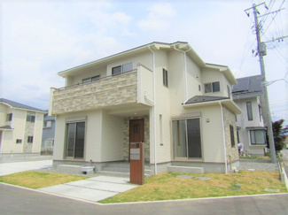 【外観】 | 新築戸建・笛吹市石和町小石和全2棟【1号棟】
カースペース4台！外構工事込みです！