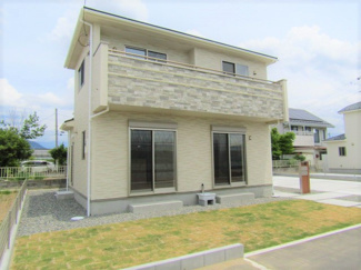 【外観】 | 新築戸建・笛吹市石和町小石和全2棟【2号棟】
南向きで陽当たり良好です！