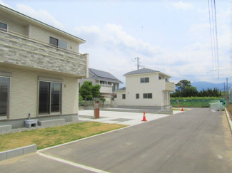 【前面道路含む現地写真】 | 前面道路含む現地写真です
【南側】道路幅員5ｍ