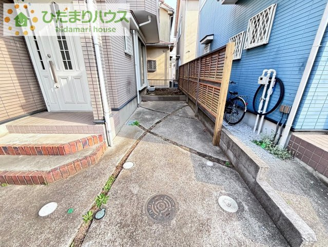 桶川市北１丁目　中古一戸建ての駐車場