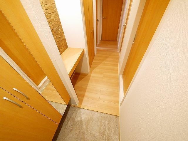 アバンサールピノの玄関|落ち着いた玄関です