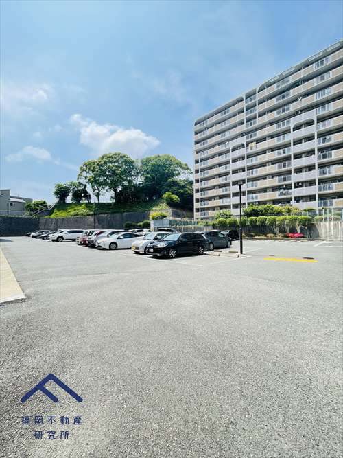エバーライフ東平尾公園IIの駐車場