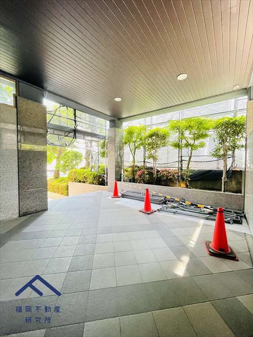 エバーライフ東平尾公園IIのエントランス