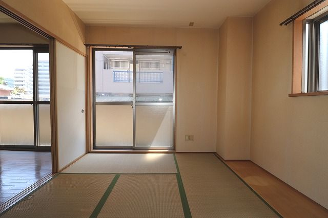サンモール北竹島の和室|和室があると、家にあたたかい雰囲気が生まれます
※間取り反転の場合あり