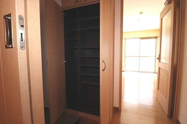 サンモール北竹島の収納|収納のためのスペースです
※間取り反転の場合あり