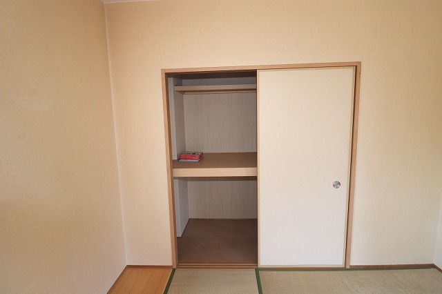 サンモール北竹島の収納|大きなものも収納できそうです
※間取り反転の場合あり