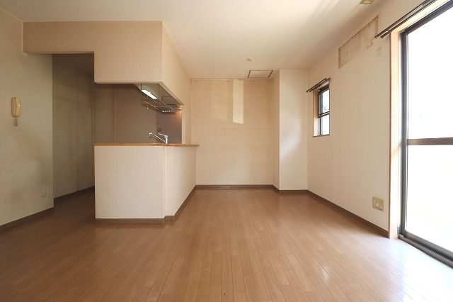 サンモール北竹島の居間・リビング|居間です
※間取り反転の場合あり