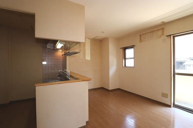 サンモール北竹島の居間・リビング|おしゃれなリビングです
※間取り反転の場合あり