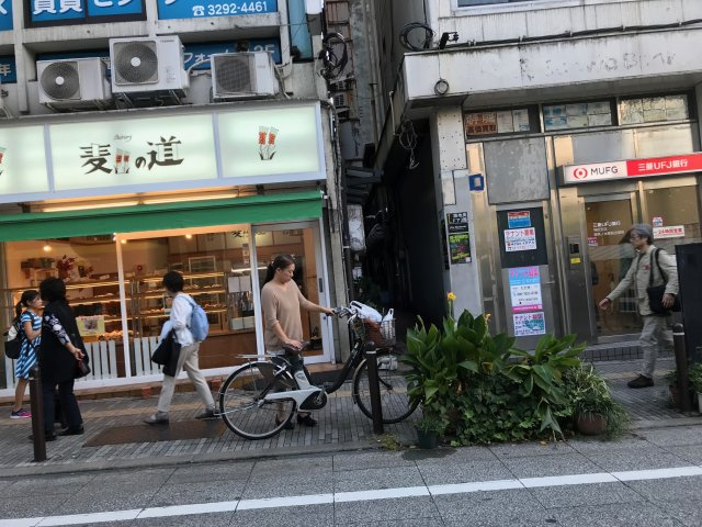 叶ビルの外観