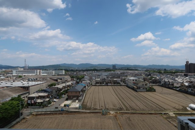 【サンレスポアール☆8階部分】東向きのゆったりとしたリビングです！の展望|平成29年5月☆フルリノベーション済