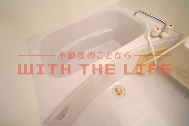 ロッヂングスオーク【キャッシュバック対象物件】の浴室|日々の疲れを癒すお風呂付です