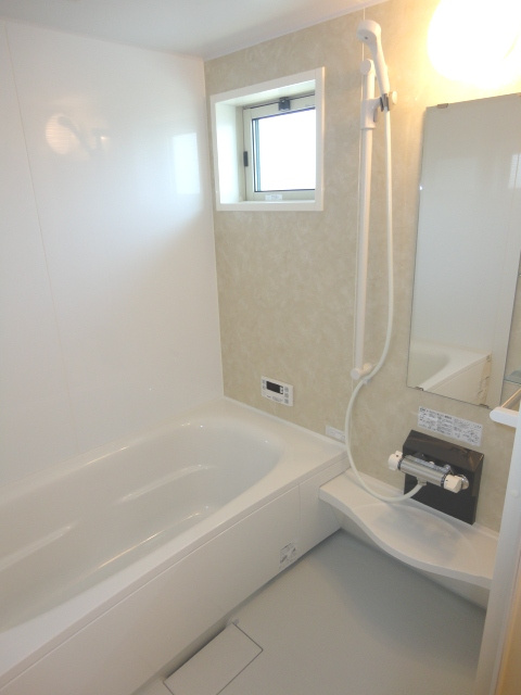 メビウスレーベン【キャッシュバック対象物件】の浴室|コンパクトで使いやすいお風呂です