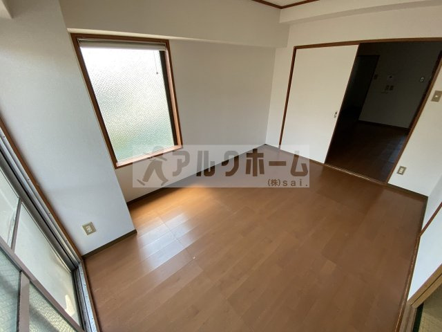 サンハイムマスヤマの和室|サンハイムマスヤマ　和室（畳の上にフローリングマットを敷いています）