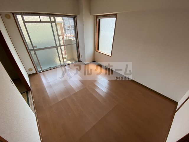 サンハイムマスヤマの和室|サンハイムマスヤマ　和室（畳の上にフローリングマットを敷いています）