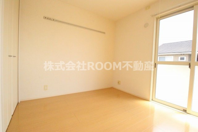 セジュール楽楽　C棟の洋室|明るい洋室です