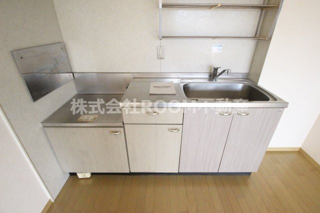 ヴィラコンフォートのキッチン|コンパクトなキッチンで掃除もラクラク