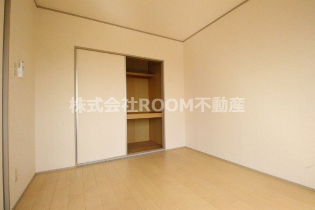 ヴィラコンフォートの洋室|個人の部屋や寝室として使える洋室です