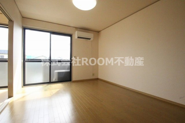 ヴィラコンフォートの居間・リビング|おしゃれな居間です