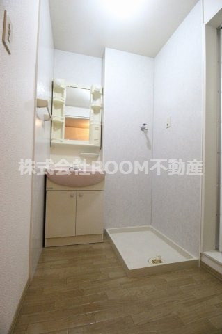 ヴィラコンフォートの洗面所|広い洗面スペース