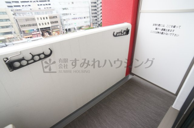 ONLYONE川西中央Ⅰのバルコニー|参考、同建物・同間取りの号室（壁紙や床の色味は異なります）