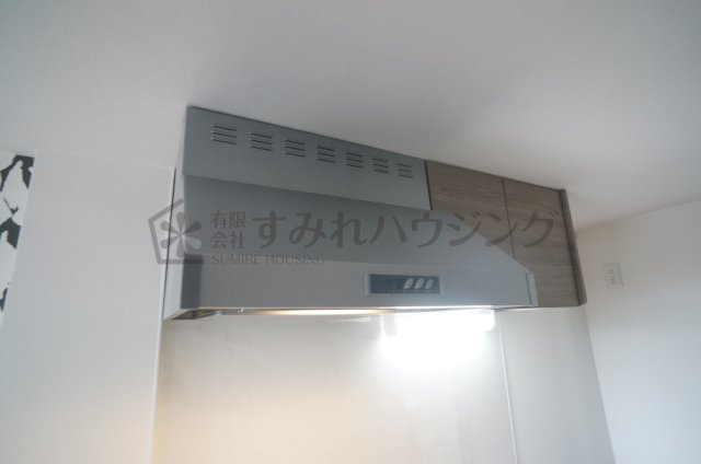 ONLYONE川西中央Ⅰのキッチン|参考、同建物・同間取りの号室（壁紙や床の色味は異なります）
