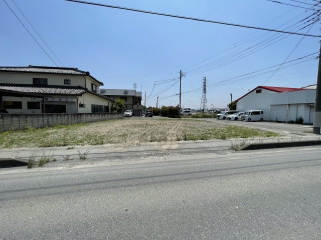 藤岡市岡之郷　土地の前面道路含む現地写真