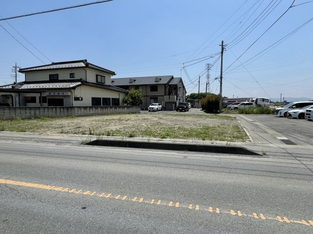 藤岡市岡之郷　土地の前面道路含む現地写真