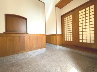 【エントランス】 | 玉島柏島戸建 | 落ち着いたエントランスです