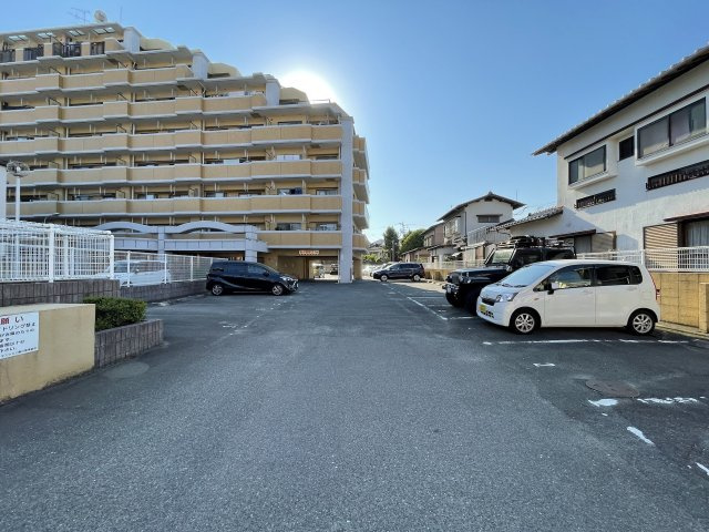 シティマンション春日の駐車場