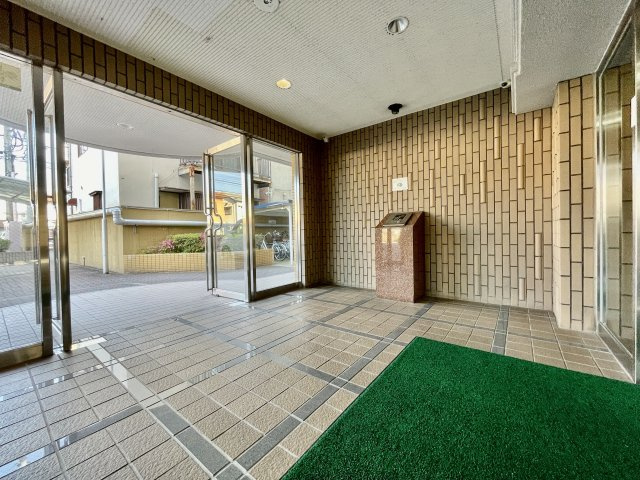シティマンション春日のエントランス