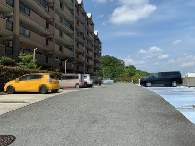 【駐車場】 | パークサイドすずかけ台15号棟 | 敷地内駐車場ございます♪