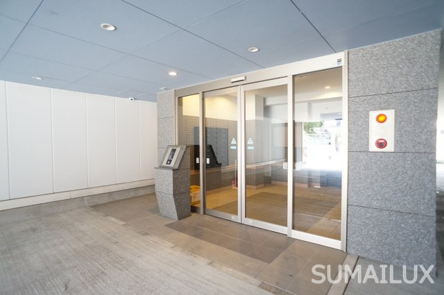 熊本市中央区小沢町の賃貸マンションのエントランス