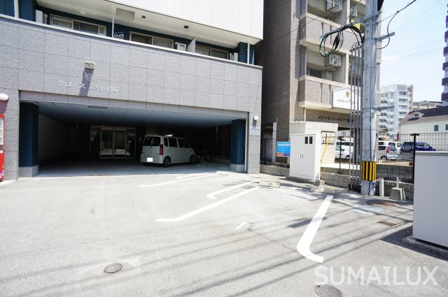 熊本市中央区小沢町の賃貸マンションの駐車場