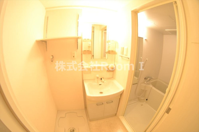 【洗面所】 | プライムアーバン松屋町 | 忙しい朝には欠かせない洗面所です