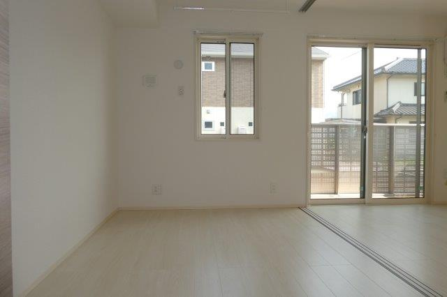 倉敷市真備町箭田のアパートの洋室