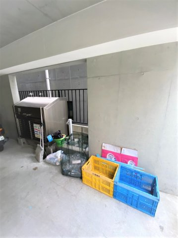 「防音マンション」リトルズトーン城北公園のその他共用部分|入居者専用のゴミステーションです。