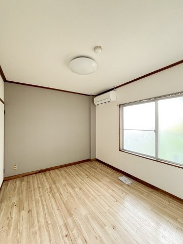 富谷マンションの洋室