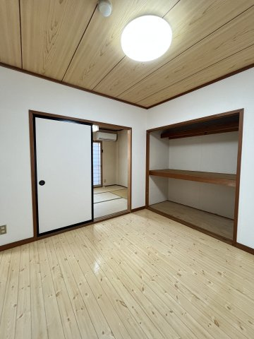 富谷マンションの洋室