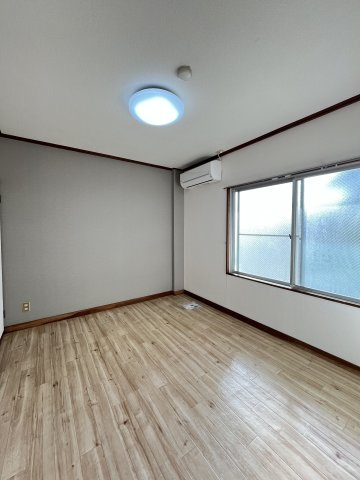 富谷マンションの洋室