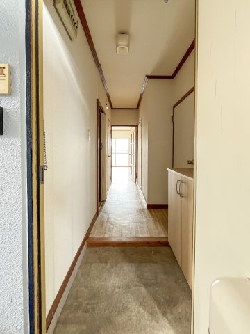 富谷マンションの玄関