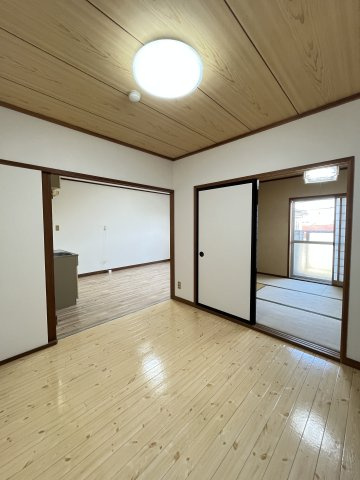 富谷マンションの洋室