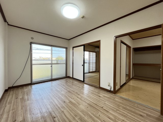 富谷マンションの居間・リビング