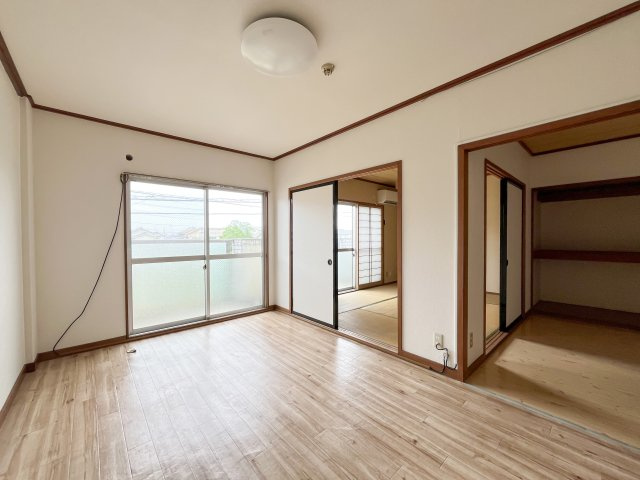 富谷マンションの居間・リビング