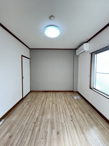 富谷マンションの洋室